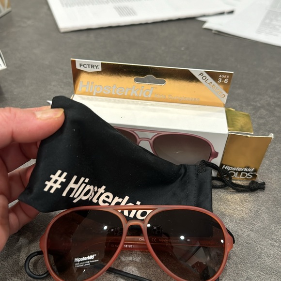 HIPSTERKID Kids Polarized Sunglasses (Age 3-6) - Picture 3 of 4